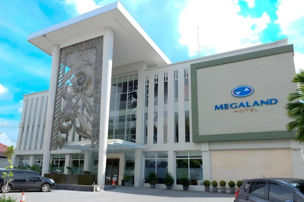Megaland Hotel Solo Exteriér fotografie